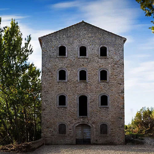Photograph of the Chateau du Grand Moulin, where this wine is produced.