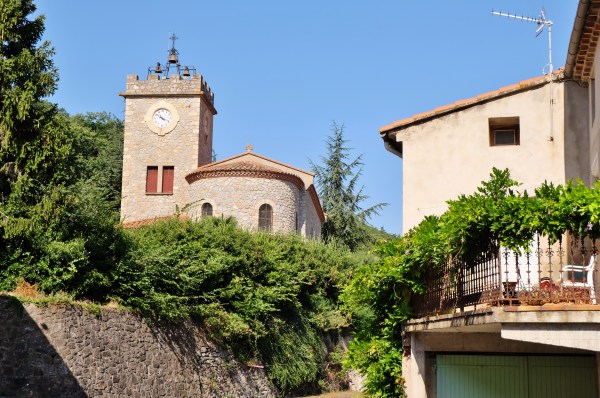 Photo of the church in the village of Le Vivier